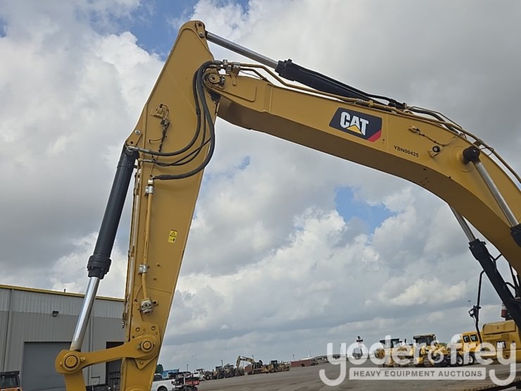 2019-caterpillar-336-image-32