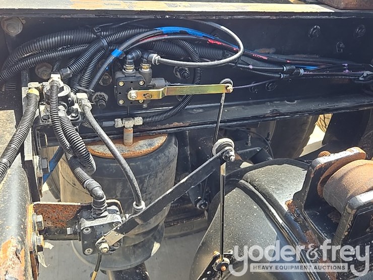 2014-kenworth-t880-image-76