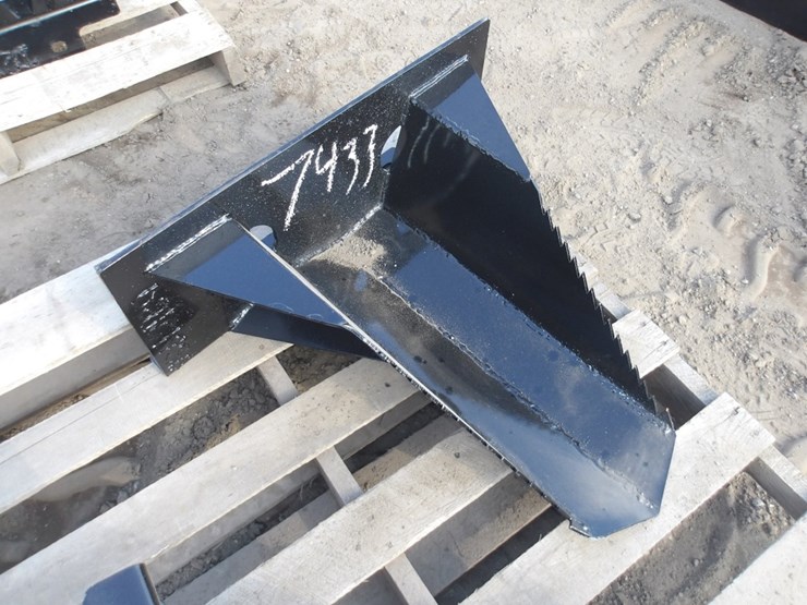 #7433-•-mini-universal-attach-skid-steer-tree-spade-image-2