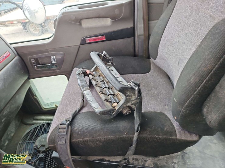 2013-kenworth-t800-image-26