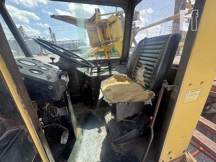 new-holland-1069-image-19