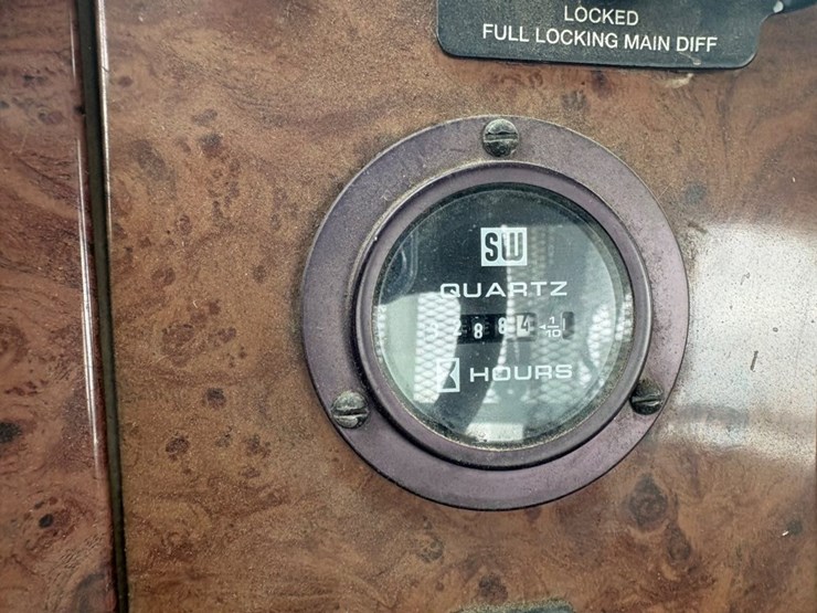 2007-peterbilt-335-image-18