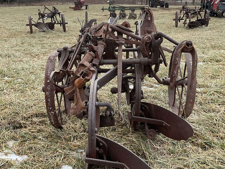 two-bottom-oliver-plow-image-4