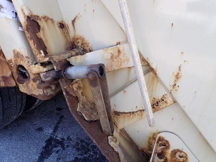 2017-western-star-4700sb-image-79