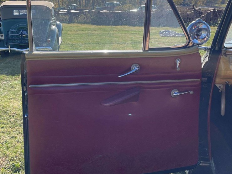 1948-ford-super-deluxe-convertible-image-44