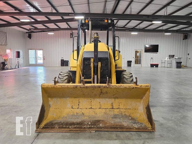 2021-caterpillar-416-image-7