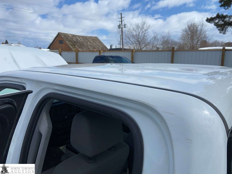 2017-chevrolet-silverado-1500-image-32