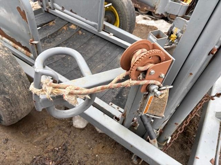 zimmerman-portable-cattle-head-lock-image-6