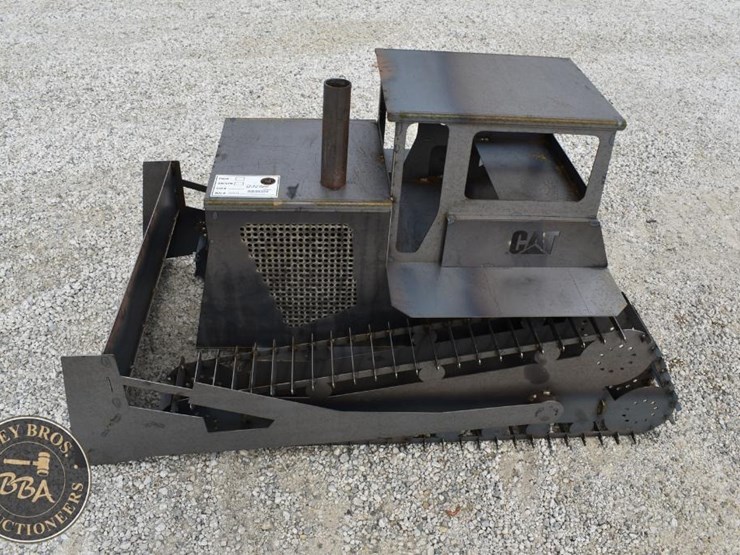 caterpillar-dozer-lawn-ornament-42914-image-1