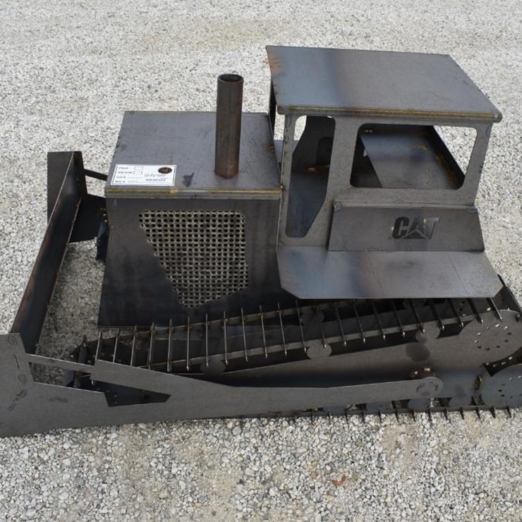 CATERPILLAR DOZER LAWN ORNAMENT 42914