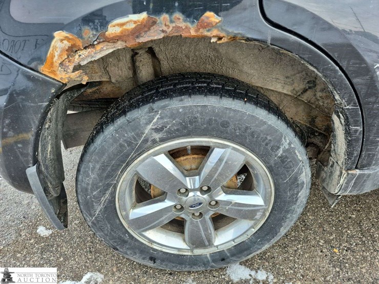 2011-ford-escape-xlt-image-32