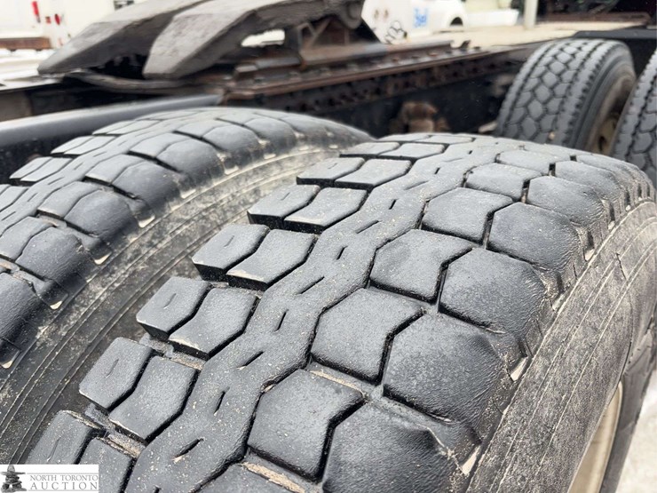 non-operable-2014-mack-pinnacle-t/a-day-cab-tractor-image-31