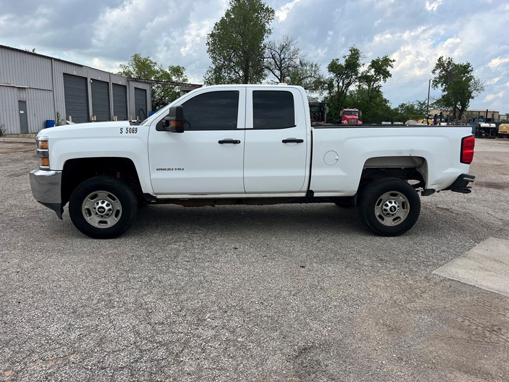 2016-chevrolet-silverado-2500hd-image-8