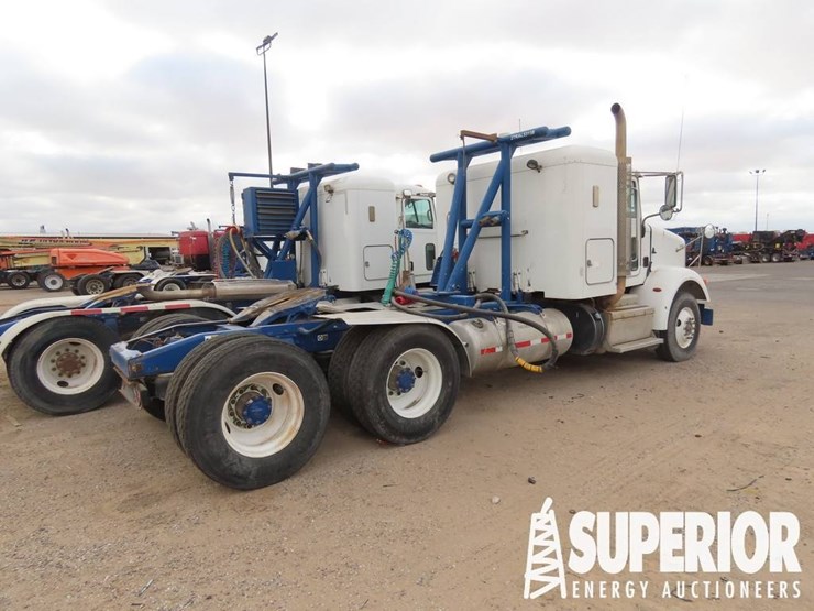 2015-peterbilt-365-image-3