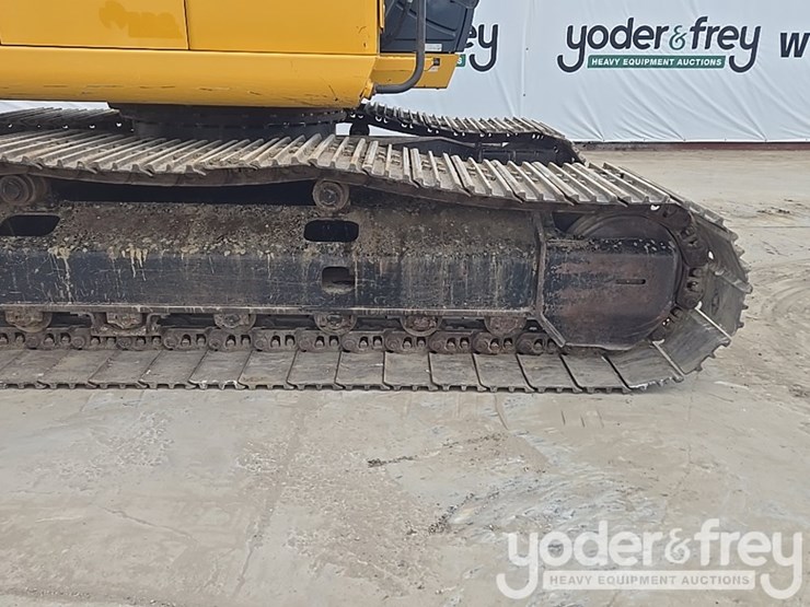 2017-deere-210g-lc-image-18