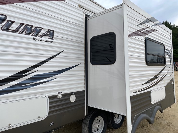 #201-•-2014-palomino-puma-253-fbs-27'-fifth-wheel-camper-(has-wi-title)-image-34