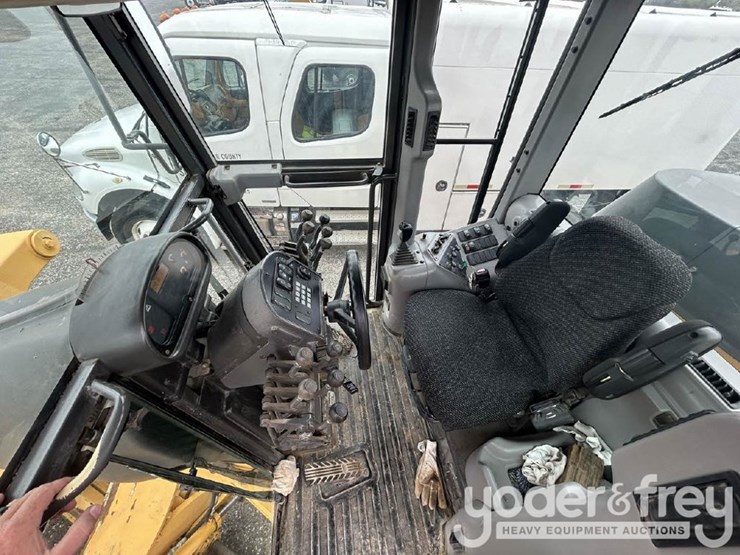 2008-volvo-g940-image-30