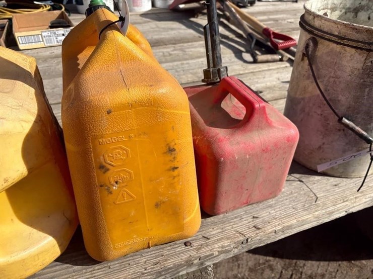 gas-cans-image-3