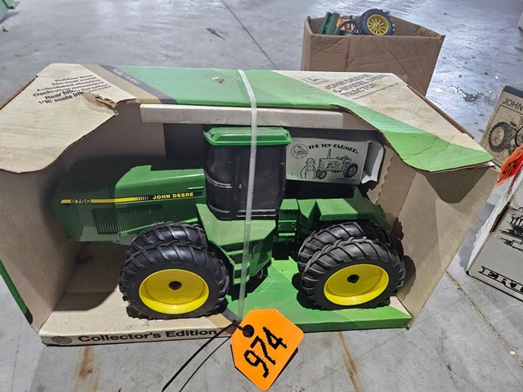 #974-•-john-deere-8760-1/16-scale-die-cast-4wd-tractor-image-1