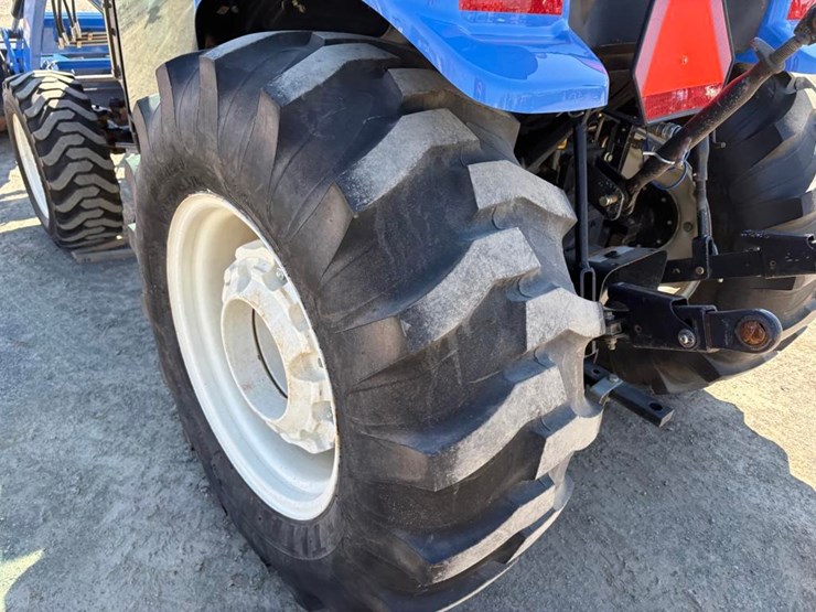 new-holland-t2320-image-5