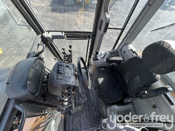 2008-volvo-g940-image-12