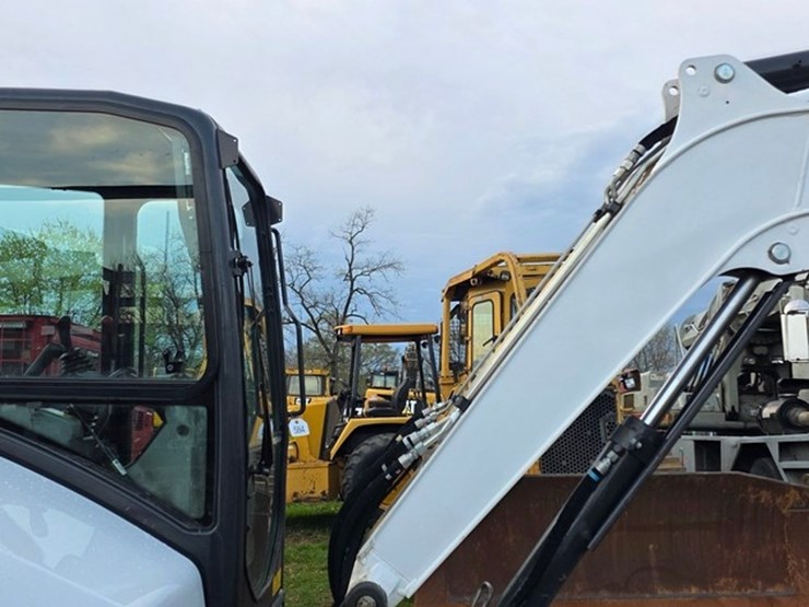 2023-bobcat-e42-image-32