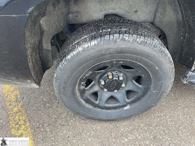 2017-chevrolet-tahoe-image-19