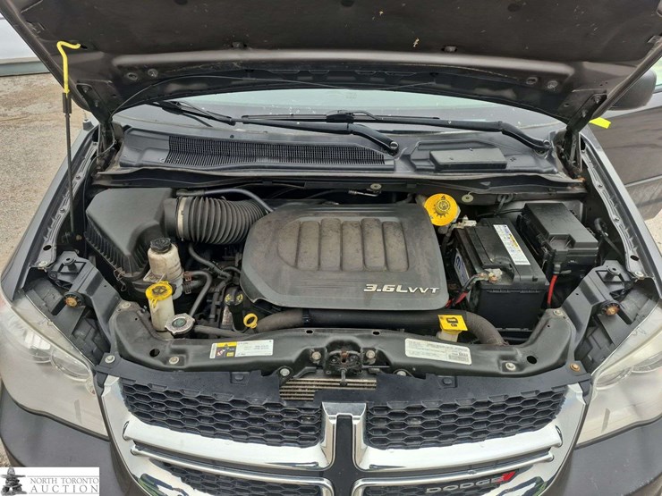 2017-dodge-grand-caravan-sxt-image-10