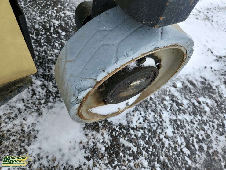 2014-jlg-3246es-image-17