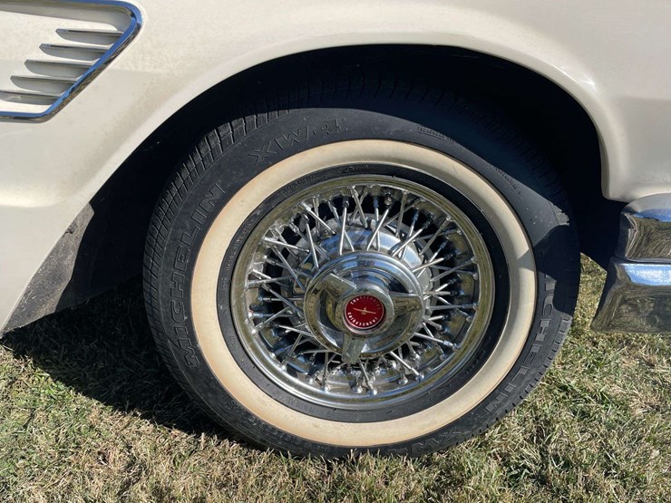 1965-ford-thunderbird-image-22