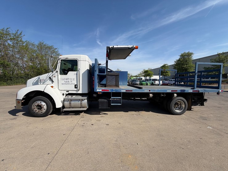 2007-kenworth-t300-image-5