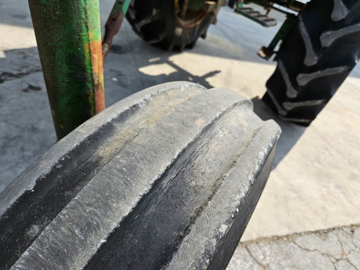 1982-john-deere-4240-image-47