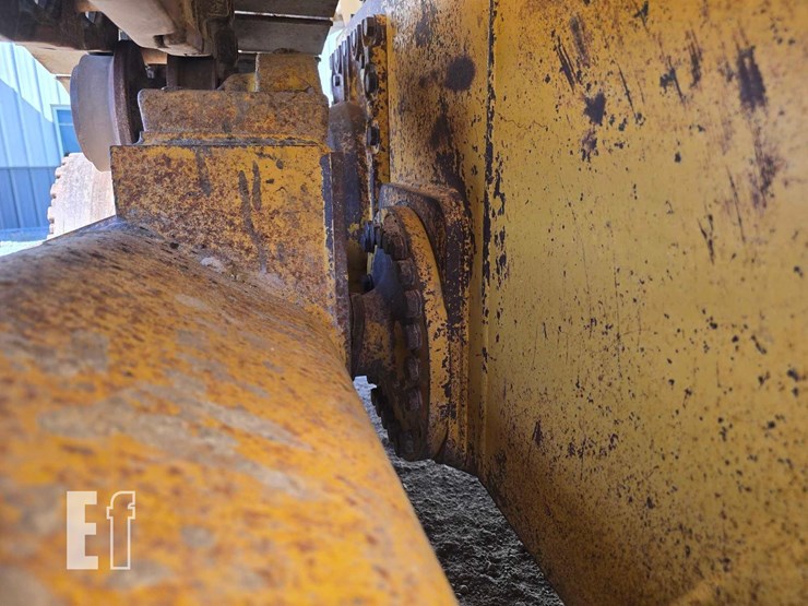 2008-deere-750j-image-33