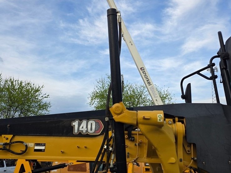 2020-caterpillar-140-image-13