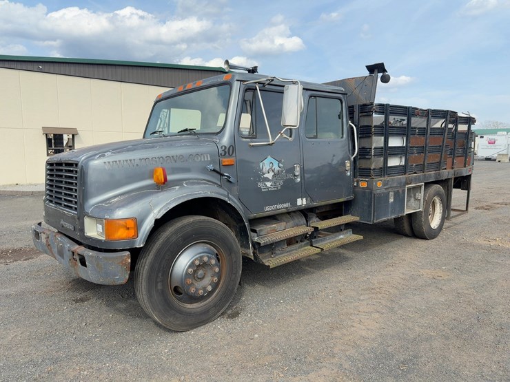 1992-international-4700-image-1