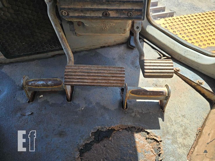 2006-caterpillar-d6r-iii-image-17