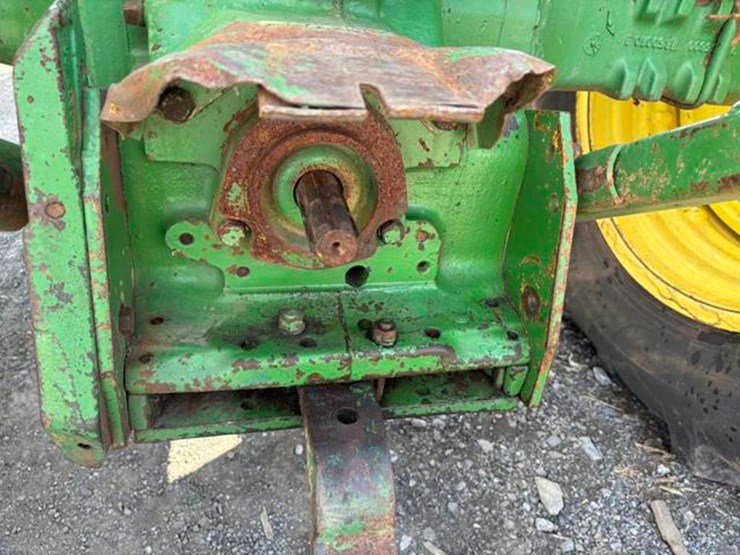 john-deere-2440-image-15