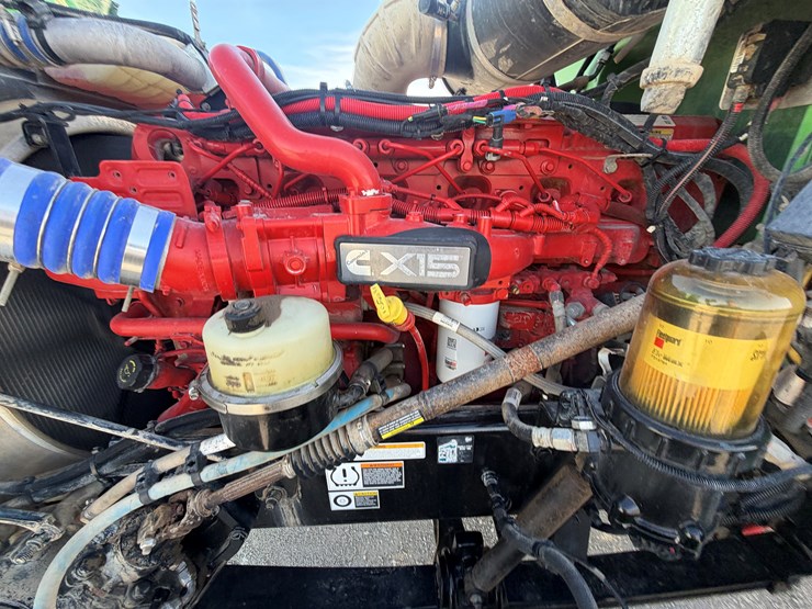 2021-peterbilt-367-image-15