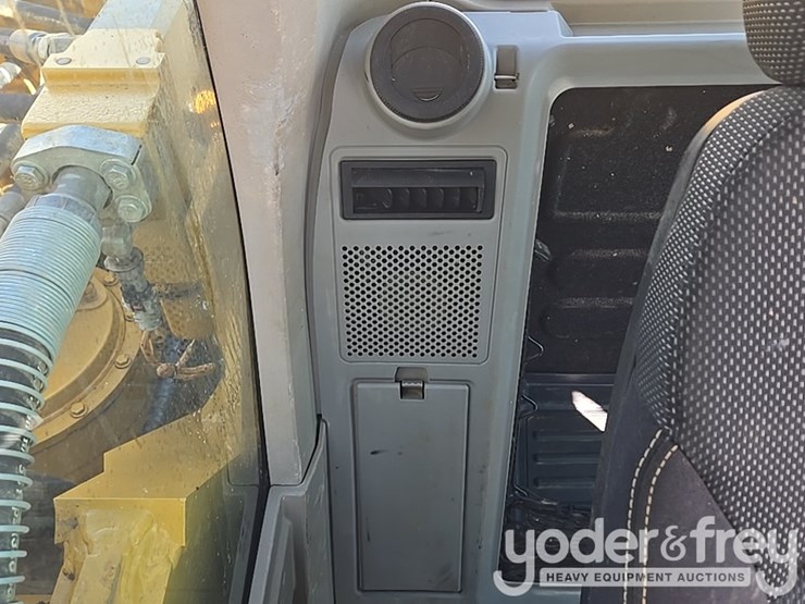 2019-caterpillar-336-image-91