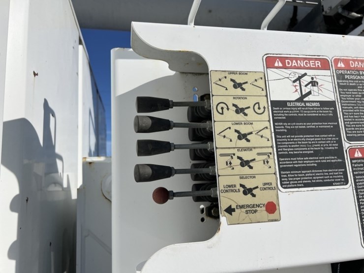 2016-freightliner-m2-s/a-bucket-truck-image-21