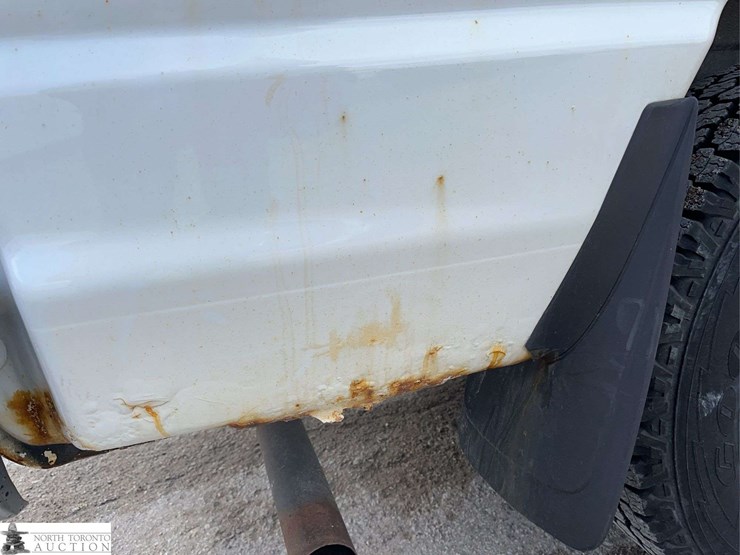 2011-ford-cargo-image-28