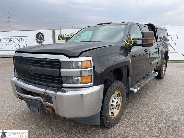 2015-chevrolet-silverado-2500hd-image-1