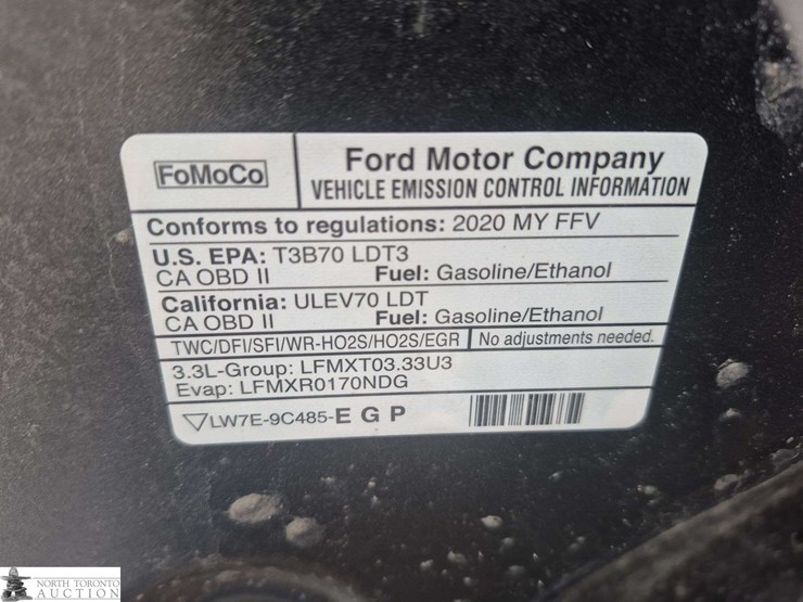 2020-ford-explorer-image-17