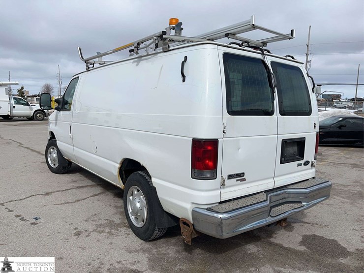 2011-ford-cargo-image-7