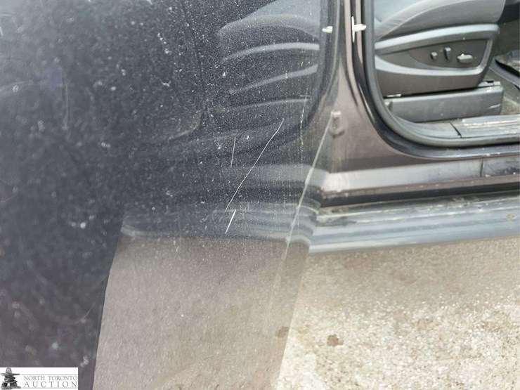 2017-chevrolet-tahoe-image-28