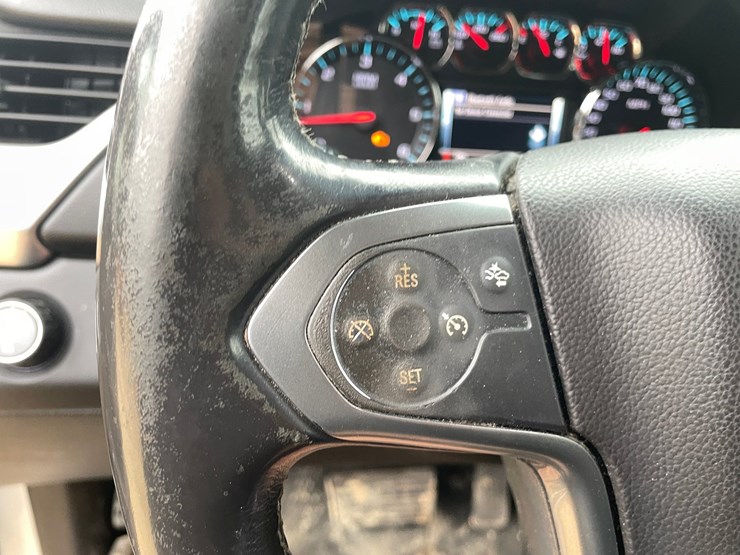 2015-chevrolet-suburban-image-79