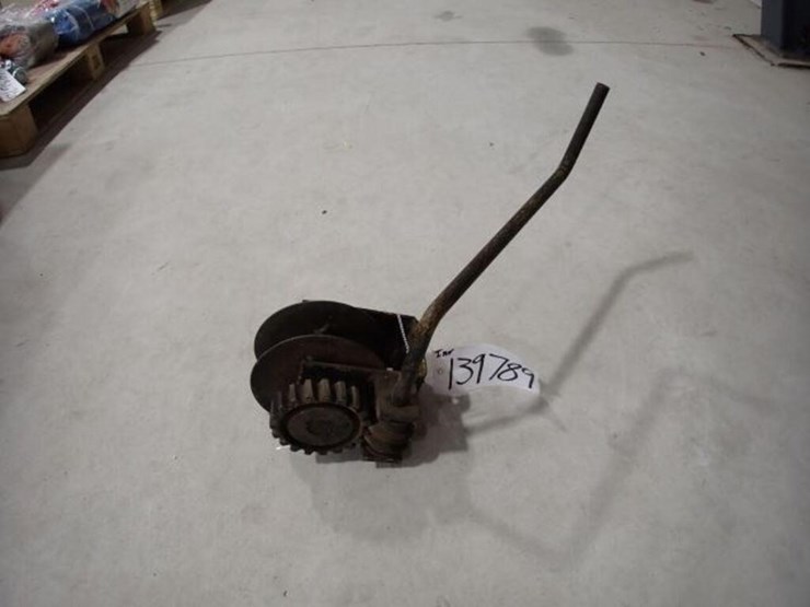 pulley-w/-crank-image-1