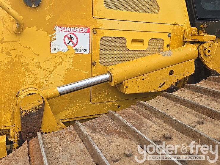 2014-komatsu-d61px-23-image-30