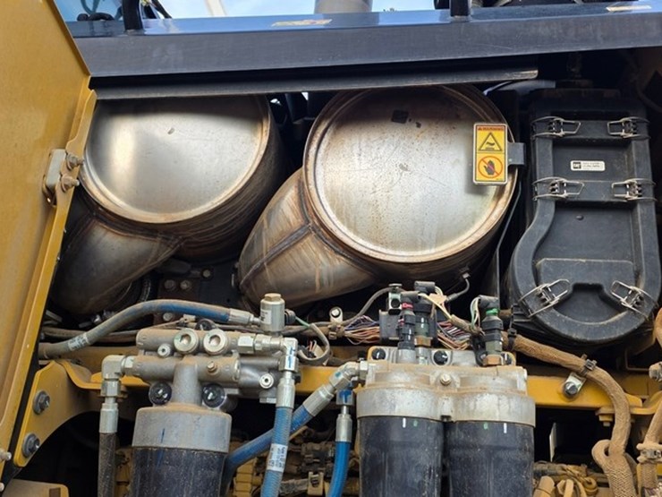 2020-caterpillar-140-image-58