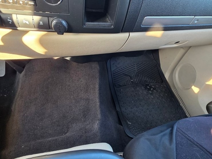 2011-chevrolet-2500-image-61